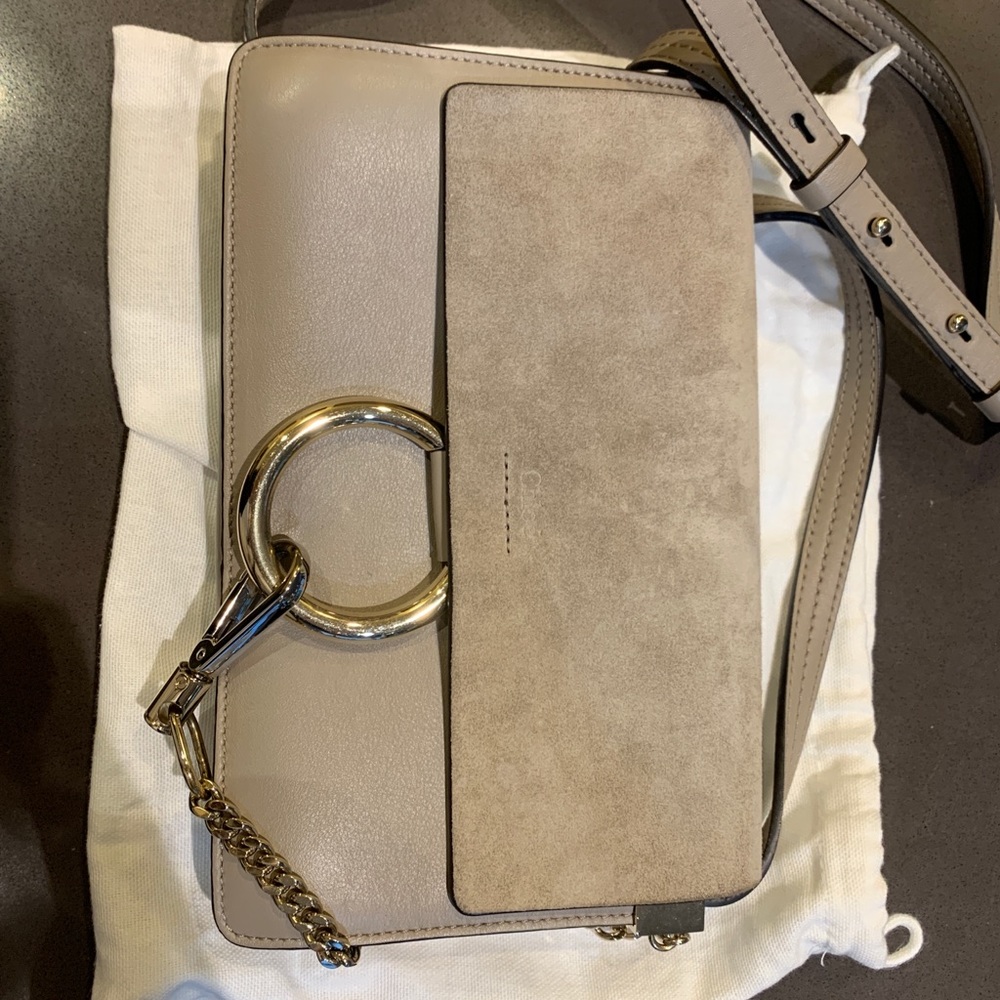 CHLOÉ
Faye small shoulder bag
